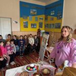 Великодній тиждень з учнями 1-4 класів “Традиції та звичаї Великодня” та “Як народжувалася писанка”.
