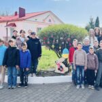 “ВЕЛИКОДНЄ ДЕРЕВО ВІД ДІТЕЙ СПЕЦІАЛЬНОЇ ШКОЛИ В М. ОСТРОГ РОР”